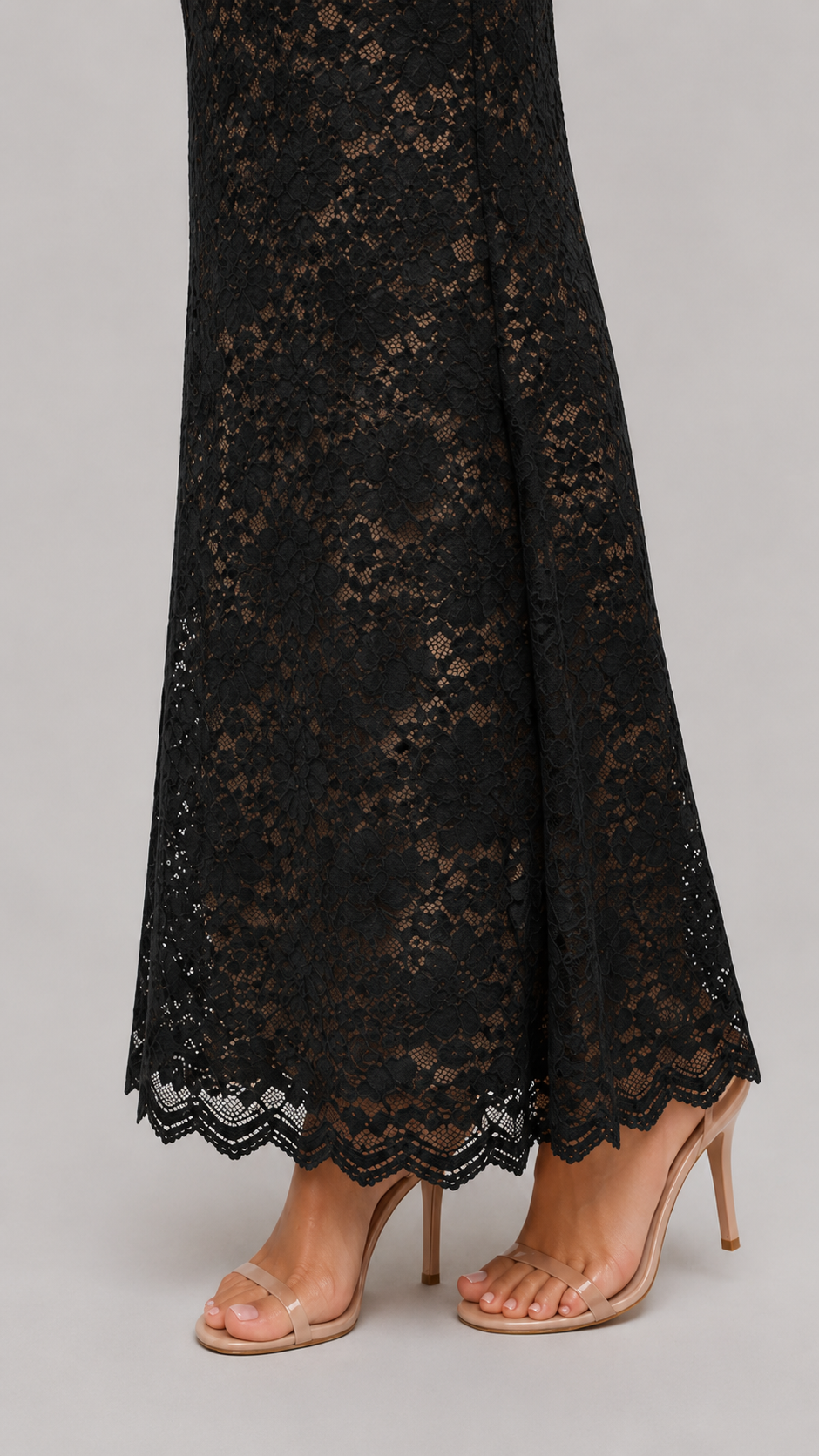 Midnight Lace | Vestido de encaje con cuello halter