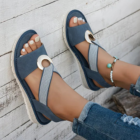 Luna | Sandalias de tiras cruzadas con detalle dorado