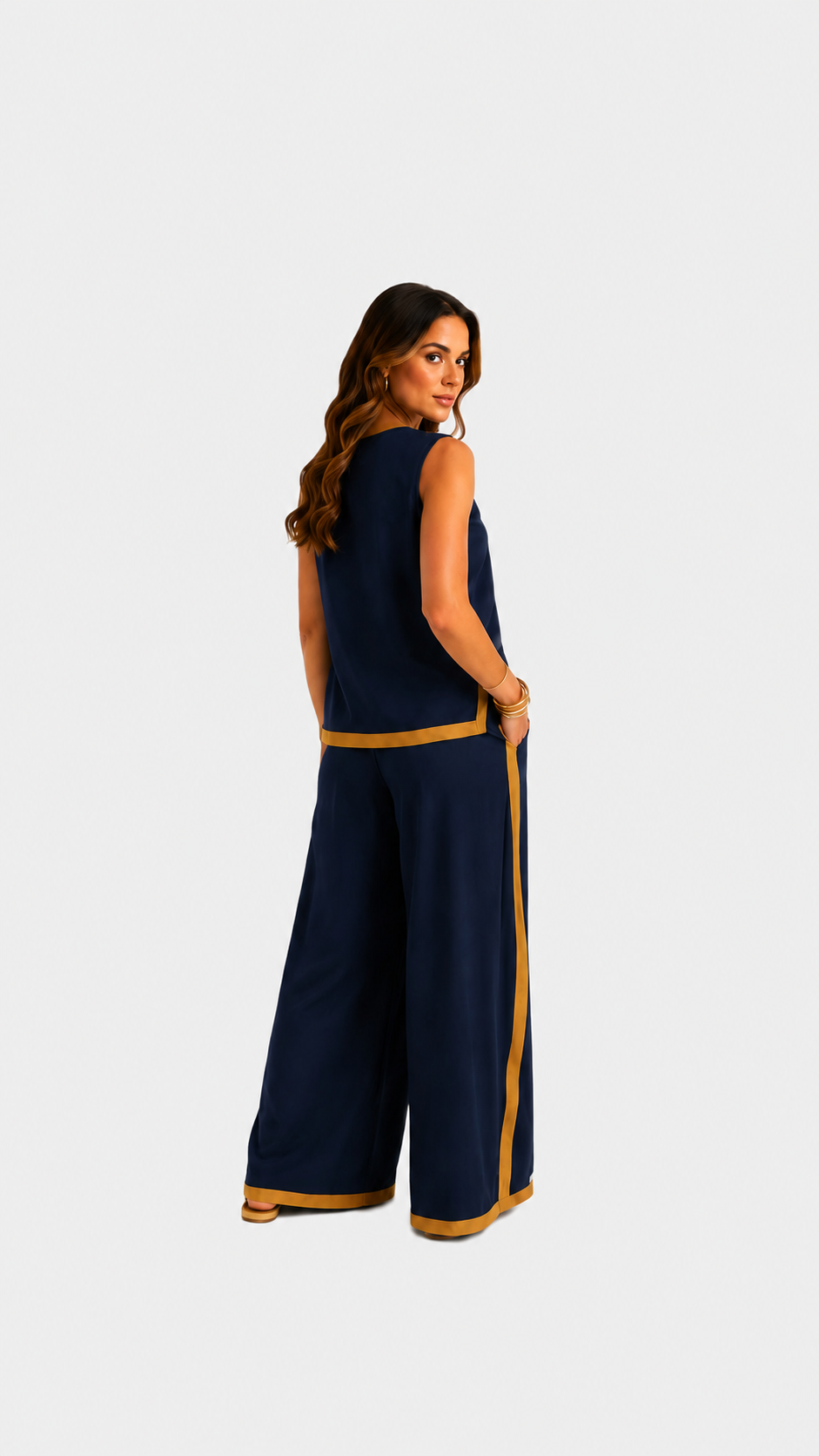 Leila | Conjunto elegante de dos piezas — Azul marino — fondo gris claro