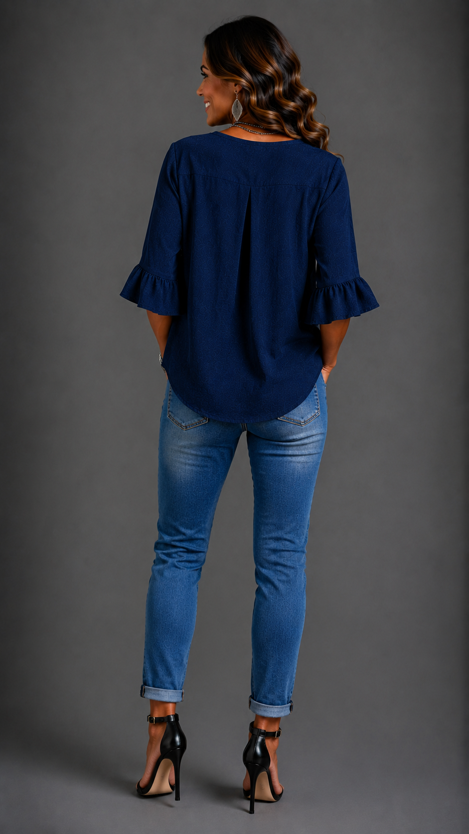 Blusa Sophia de algodón y lino con botones efecto madera y volantes