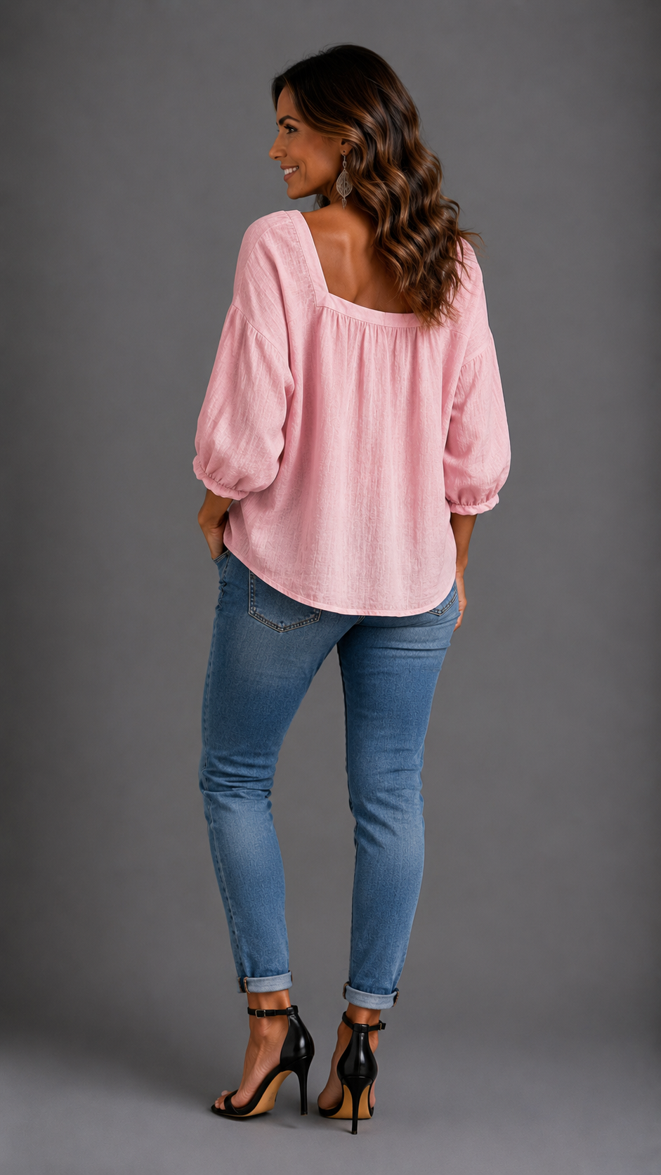 Blusa Amelia de escote cuadrado y manga larga