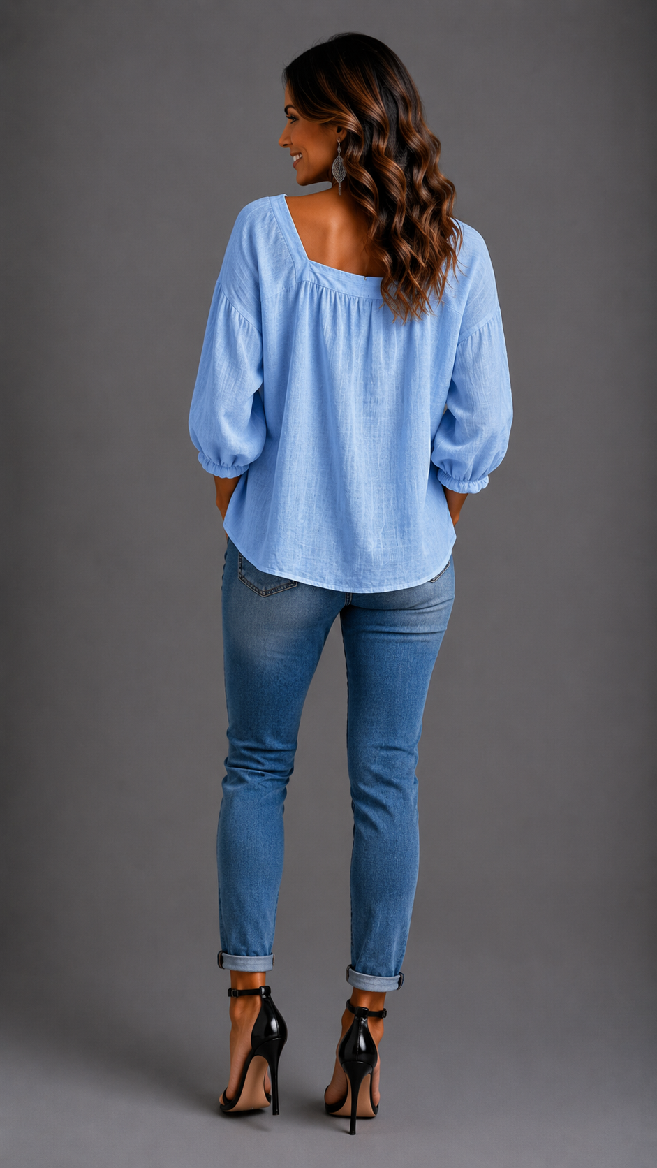 Blusa Amelia de escote cuadrado y manga larga