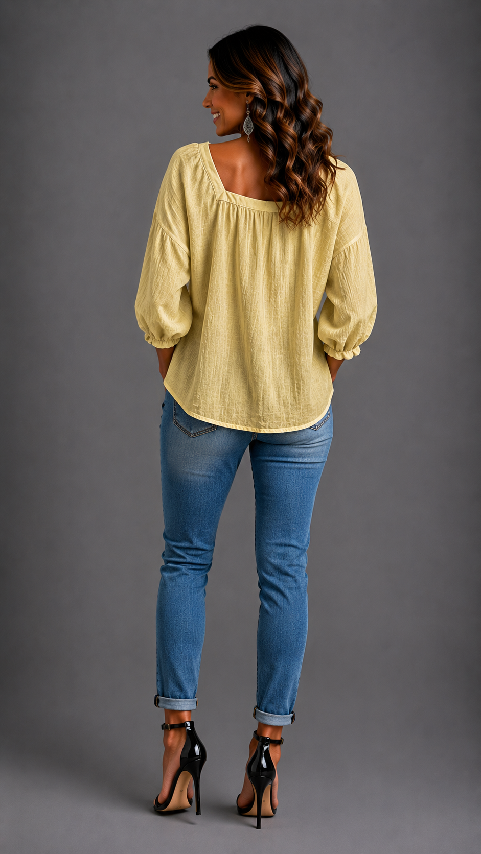 Blusa Amelia de escote cuadrado y manga larga