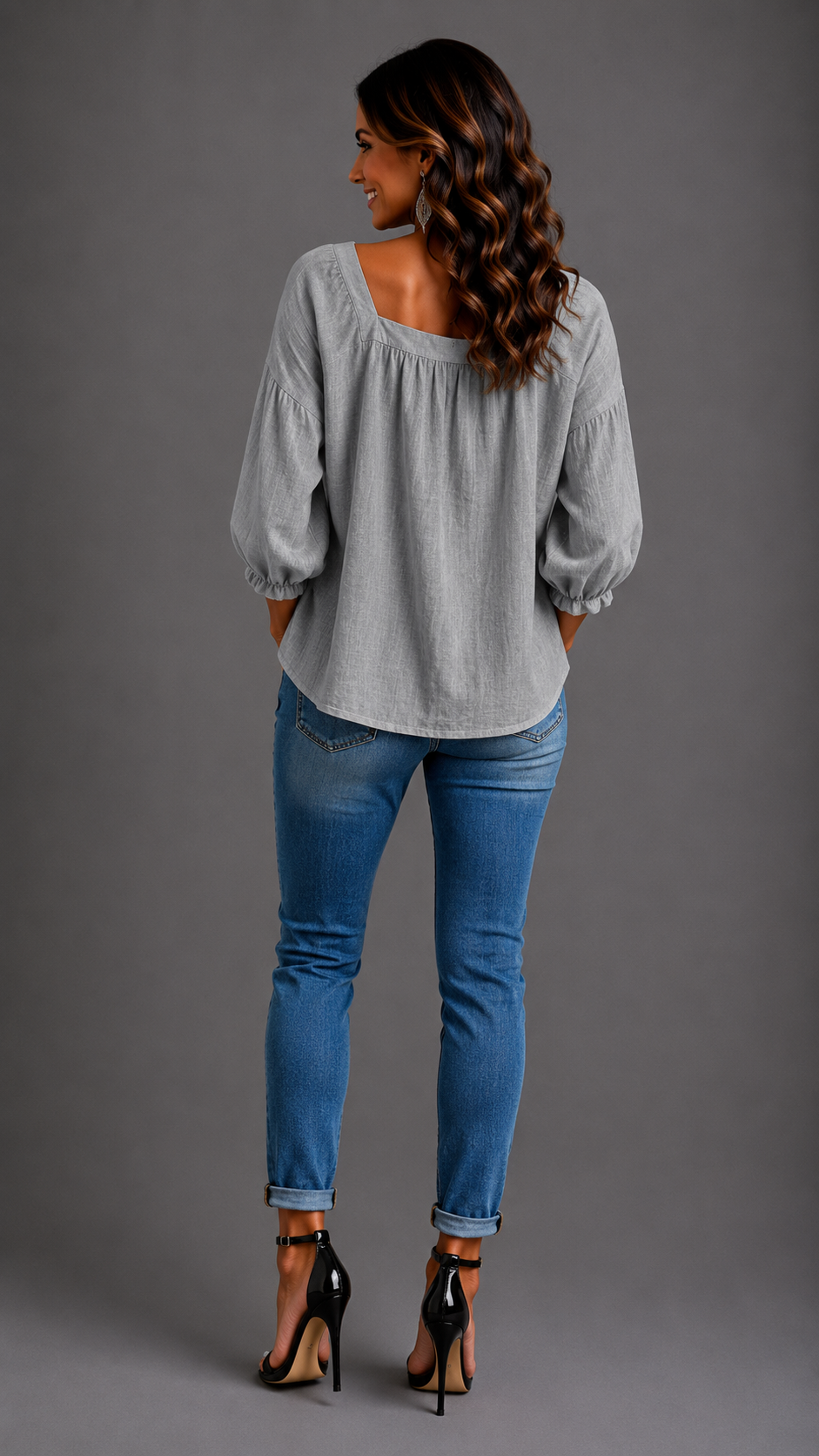 Blusa Amelia de escote cuadrado y manga larga