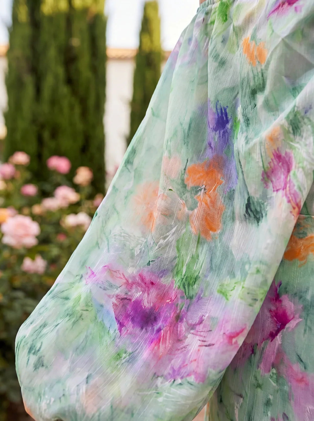 Lindaraja | Vestido largo floral con hombros descubiertos · Vista 2