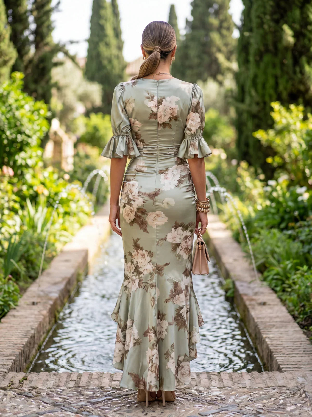 Ana | Vestido largo satinado de corte asimétrico · Vista 2