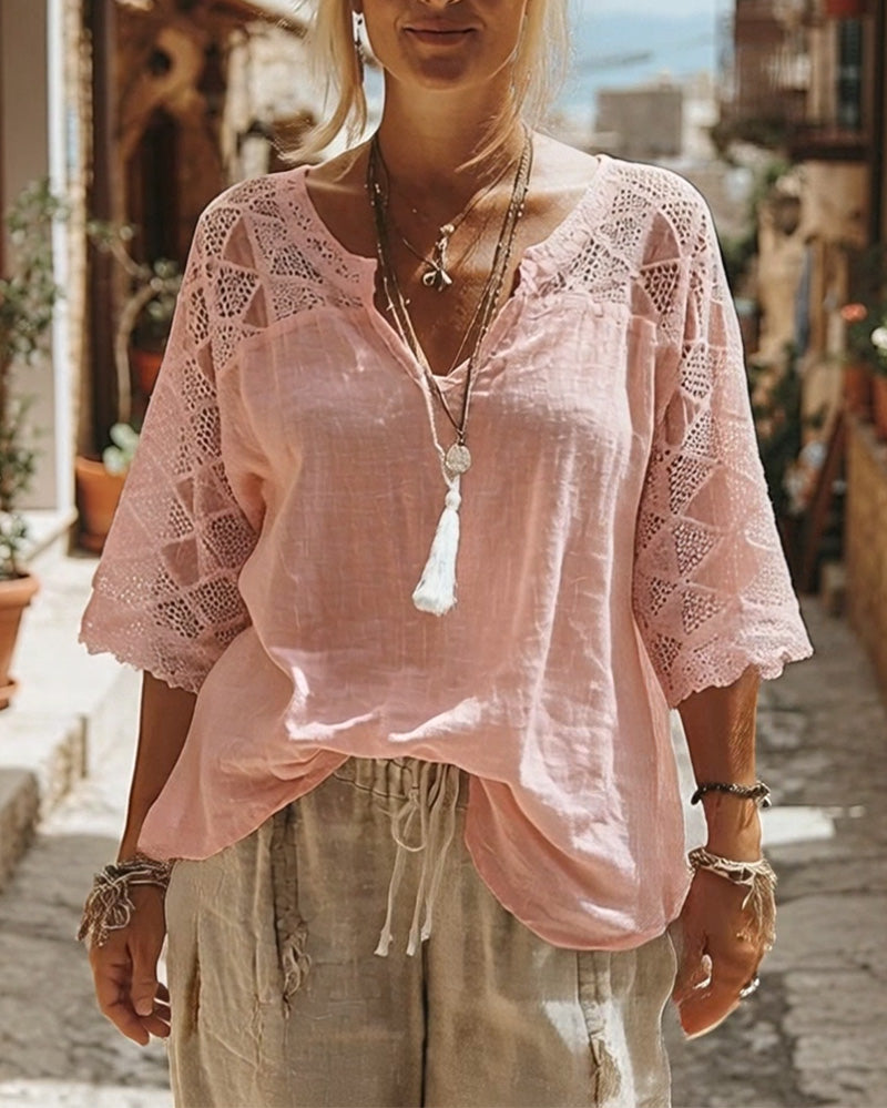 Cynthia | Blusa de escote en V con detalles de encaje · Vista 9