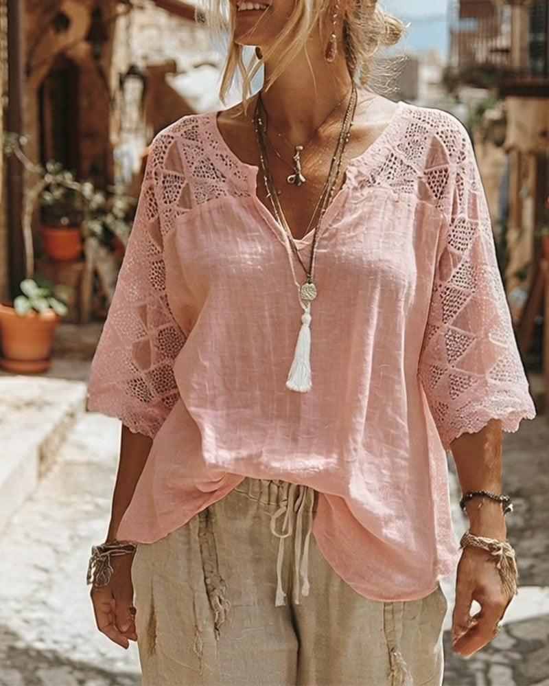 Cynthia | Blusa de escote en V con detalles de encaje · Vista 10