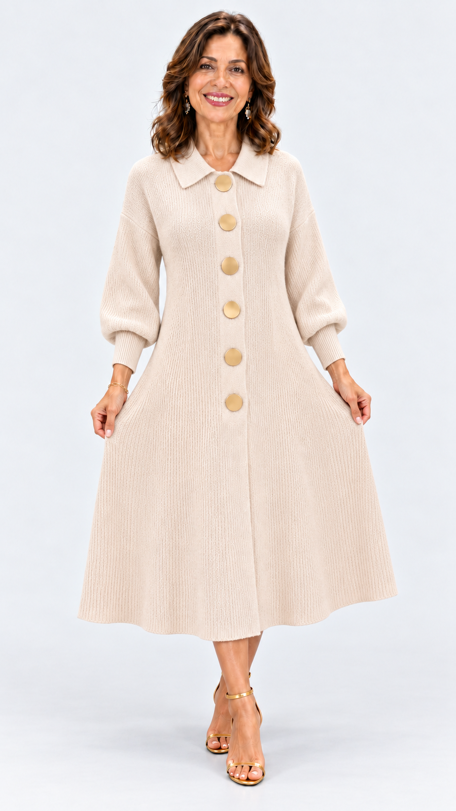 ISABEL en beige: modelo mostrando la amplitud y caída del vestido