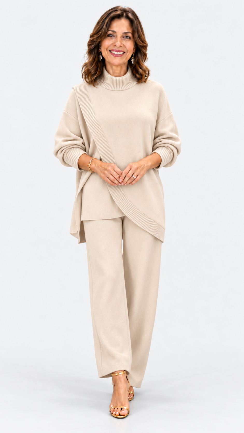 LEILA conjunto de punto beige frontal con fondo gris claro