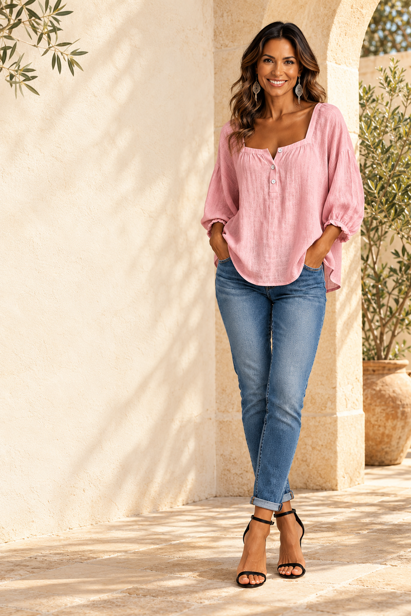 Amelia | Blusa de escote cuadrado y manga larga · Fotografía editorial ALMA LIORA, imagen editada