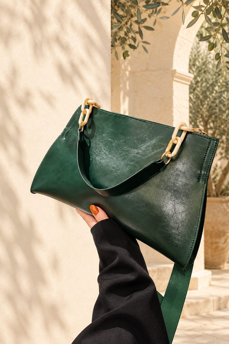 Bolso de hombro de gran capacidad · Fotografía editorial ALMA LIORA, imagen editada