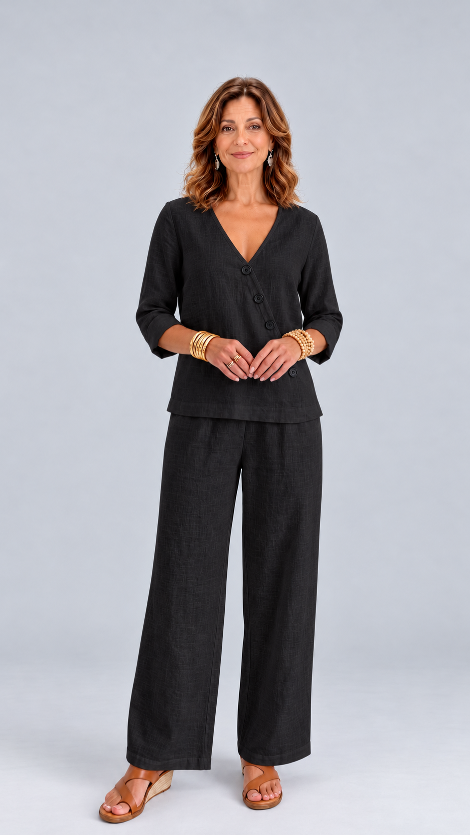 Nina Chic negro — avatar ALMA LIORA, fondo gris