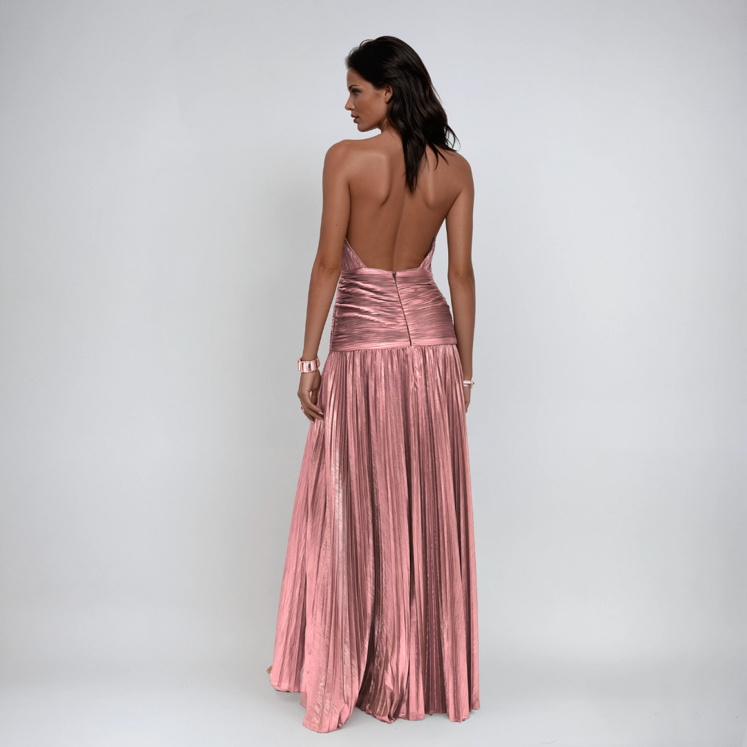Elo | Vestido largo de cuello halter y acabado metalizado · Vista 3